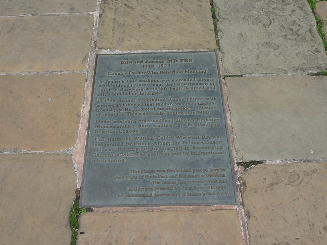 Edward Jenners' monument, Kensington Gardens, London - 07.JPG